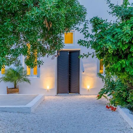 الشقق الفندقية Naxos Cityفي  يوفوريا تشورا ناكسوس المظهر الخارجي الصورة
